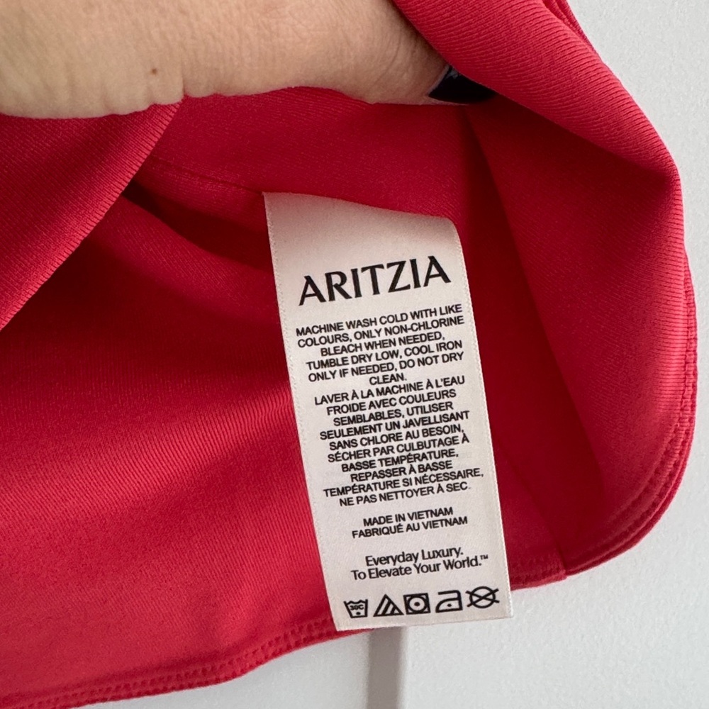 Aritzia bodycon Bold Red Short Sleeve Tee - Picture 3 of 5